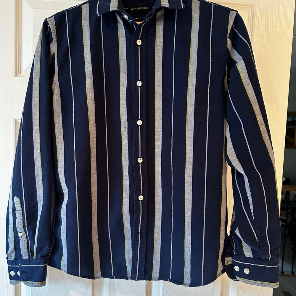 Men’s Banana Republic Blue and White Casual Button Down Shirt size M